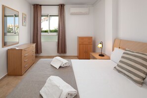 In-room safe, iron/ironing board, free WiFi, bed sheets