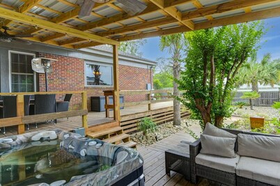 3BR Brick Cottage | Mins to USC & Riverbanks Zoo!