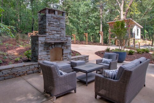 #2 (Maple) Luxury Treehouse near Lake Guntersville