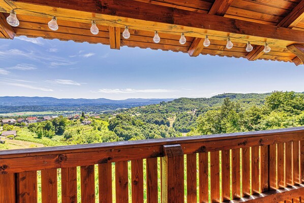 家庭獨棟房屋, 多間臥室, 山間 (Vineyard Cottage Ucman) | 陽台