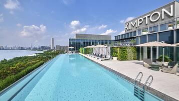 Piscine extérieure (ouverte en saison)