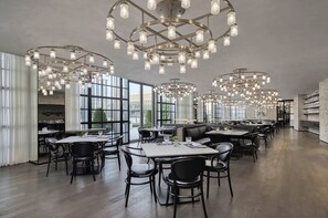 Restaurant - Kimpton Qiantan Shanghai by IHG (Shanghai)