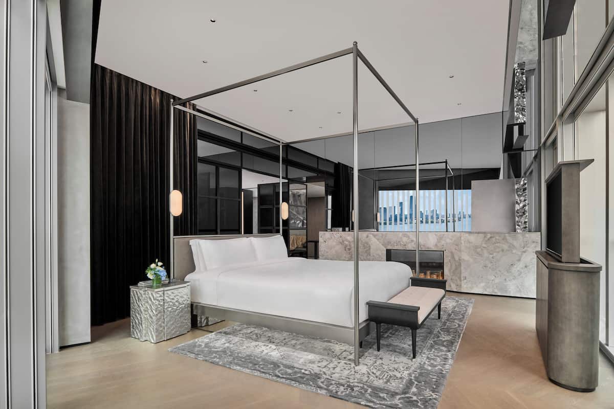 Suite (La Petite) | Egyptian cotton sheets, premium bedding, down comforters