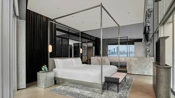 Suite (La Petite) | Egyptian cotton sheets, premium bedding, down duvets, memory-foam beds