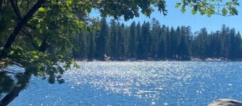 Sierra Cabin | Home Theater | Hot Tub | EV Charger