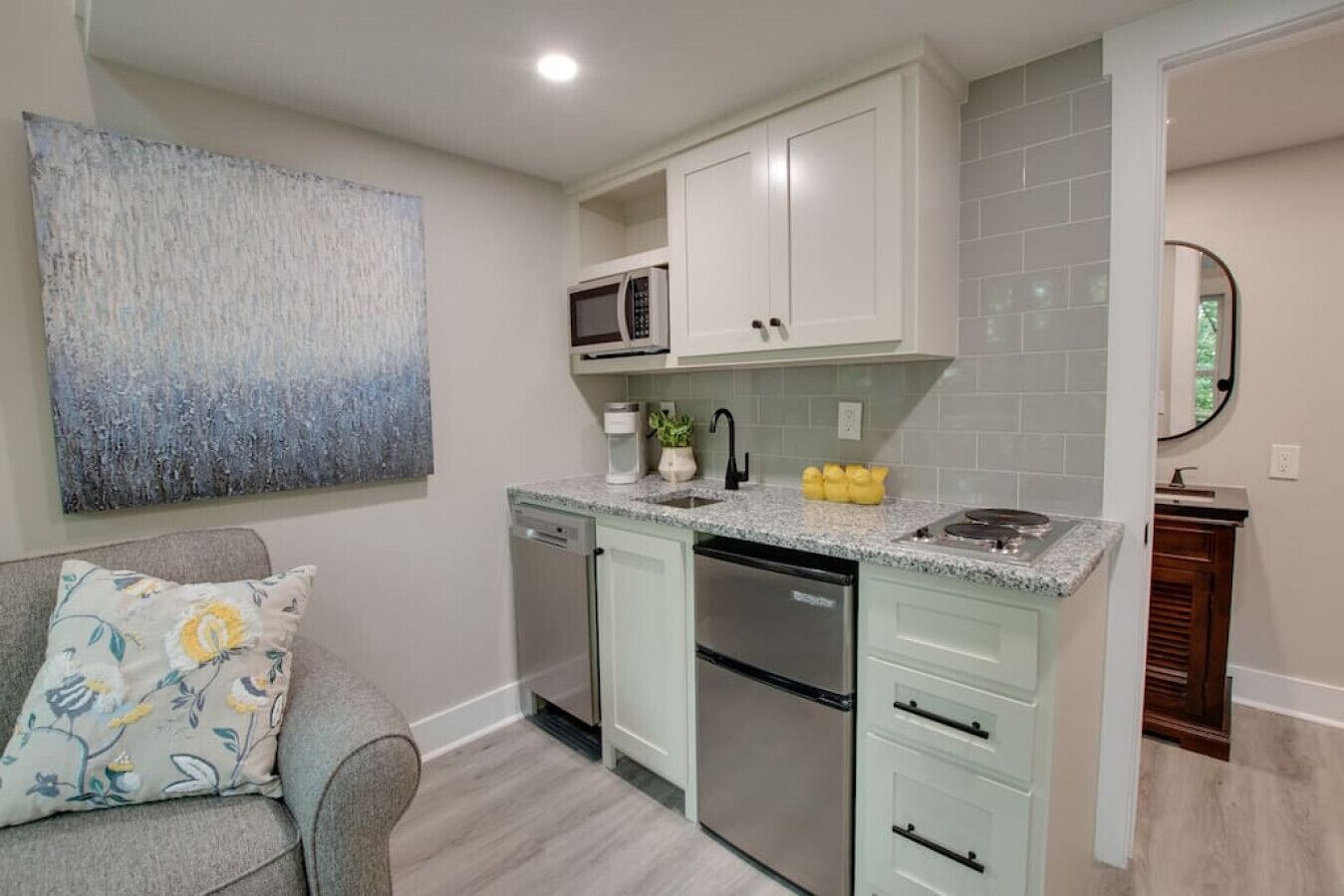 Refrigerador, microondas, parrilla de estufa y lavavajillas 