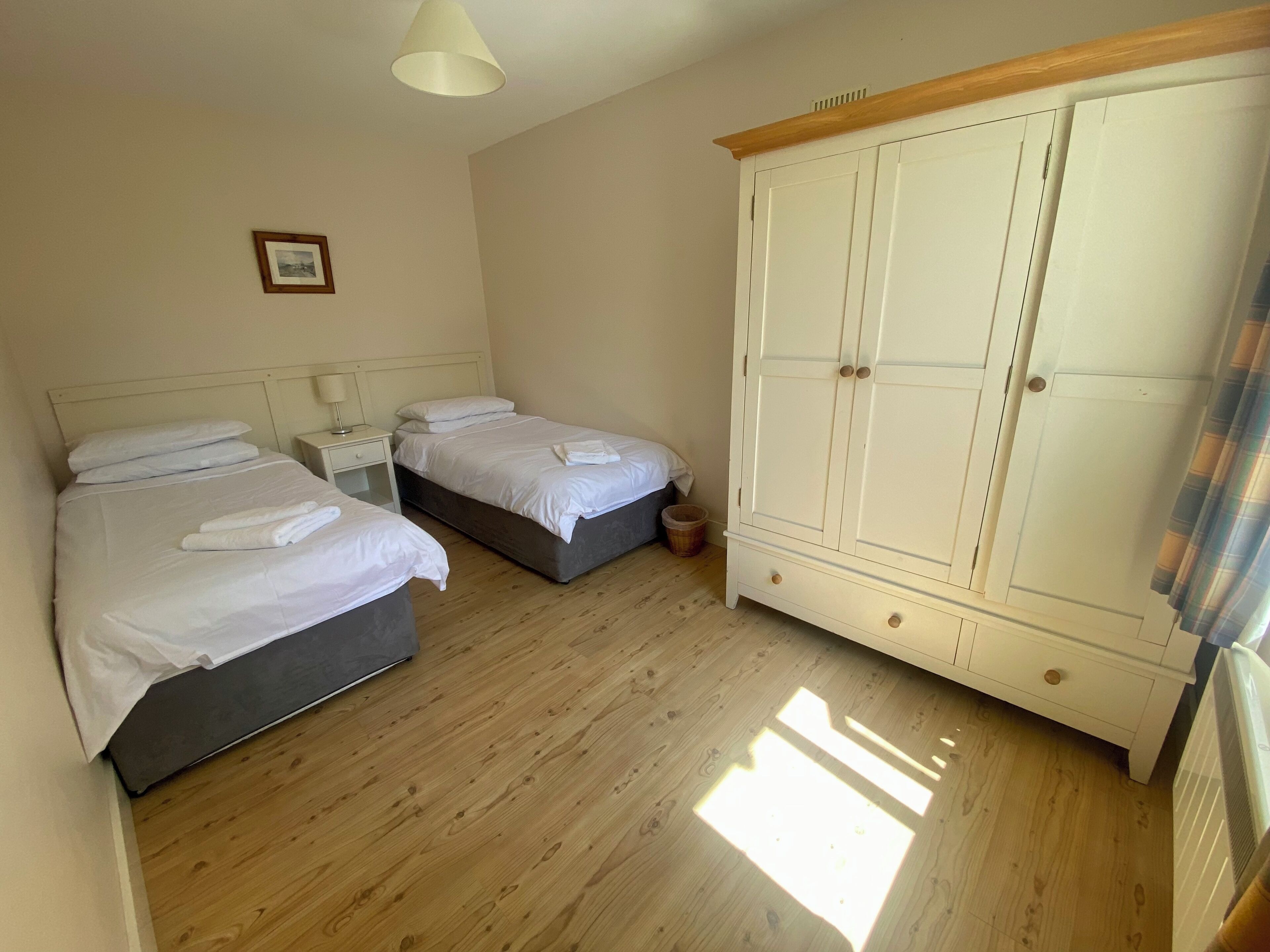 Cottage, Multiple Beds | 3 bedrooms, iron/ironing board, free WiFi, bed sheets