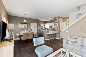 TV - Golden Treasure by Lucaya Resort (Kissimmee)