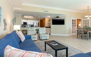 Condo, 3 habitaciones | Área de sala de estar