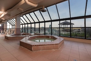 Indoor spa tub