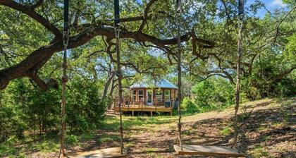Jaw-Dropping Yurt! King Bed and Spa!