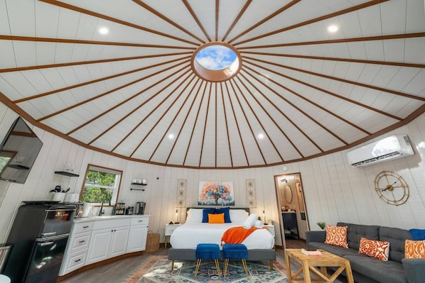 1 slaapkamer, een strijkplank/strijkijzer, wifi, beddengoed