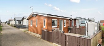 1 Bed Cabin - Sleeps 2 - Pets - 2 Min To Beach