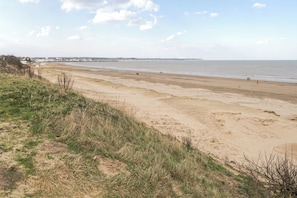 Beach - 1 Bed Cabin - Sleeps 2 - Pets - 2 Min To Beach (Bridlington)