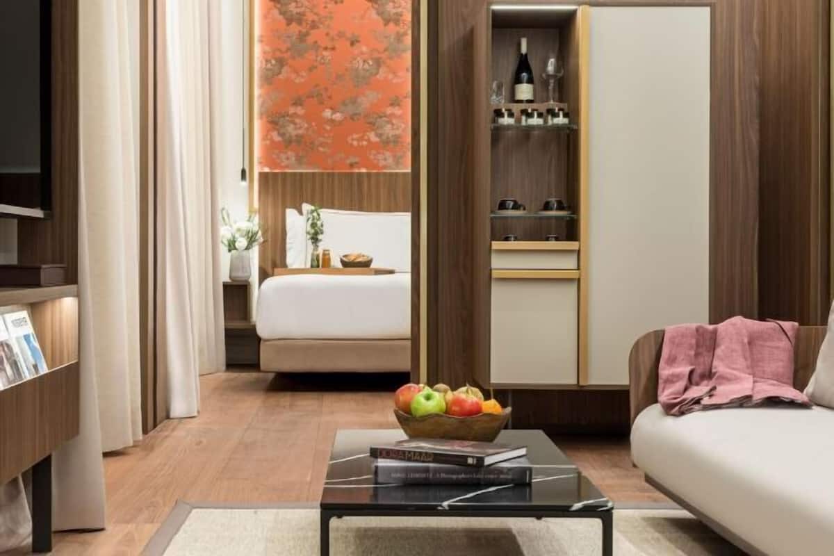 1 bedroom, down duvets, minibar, in-room safe