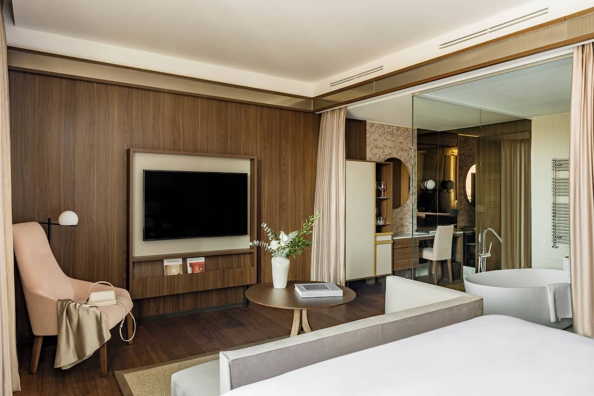 1 chambre, couette en duvet d'oie, minibar