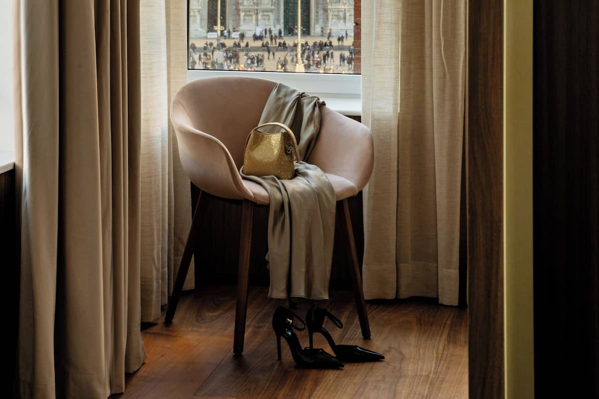 Hypo-allergenic bedding, down duvets, minibar, in-room safe