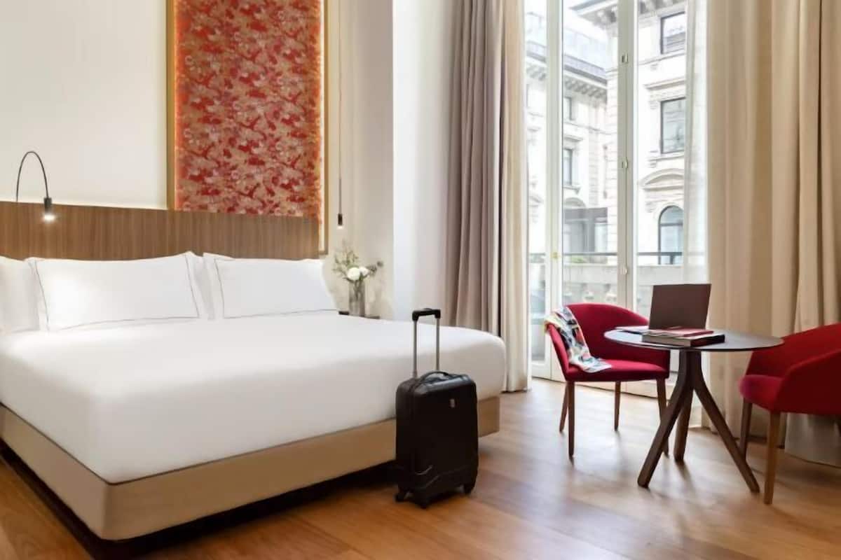 1 bedroom, down duvets, minibar, in-room safe