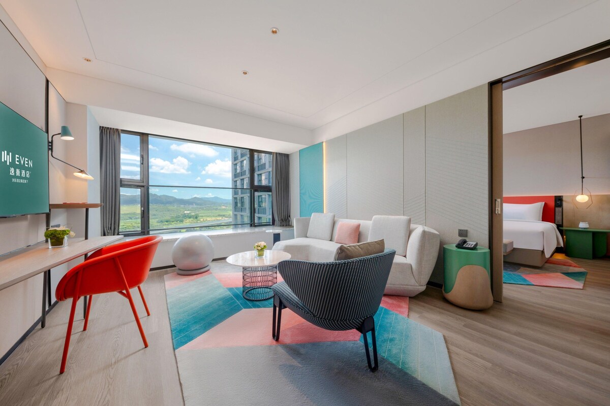 1 King Suite