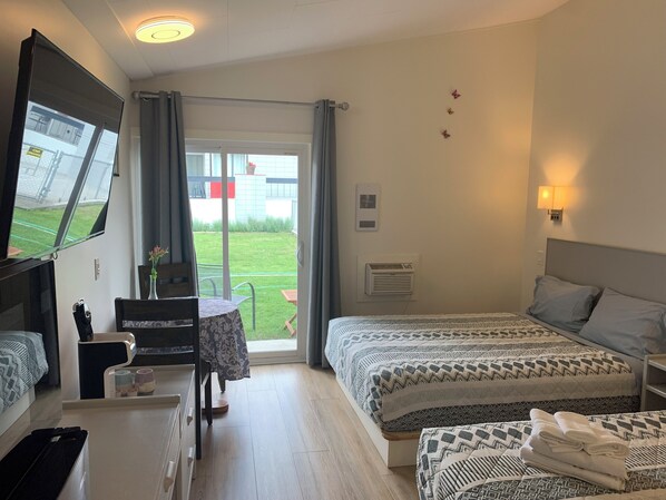 Signature Room, 2 Queen Beds | Premium bedding, pillowtop beds, blackout drapes, soundproofing