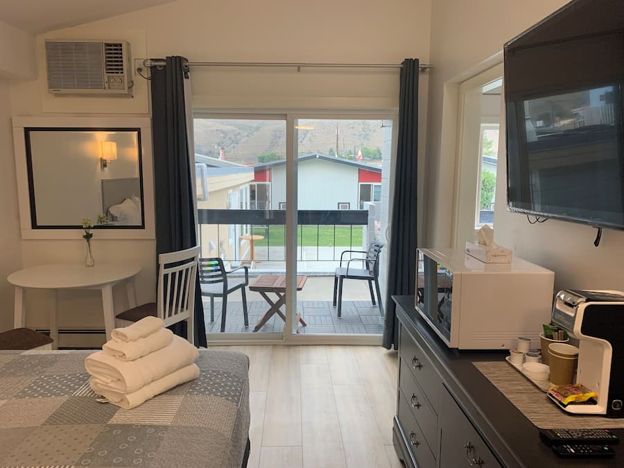 Deluxe Suite, 2 Queen Beds, Kitchen | Premium bedding, pillowtop beds, blackout drapes, soundproofing