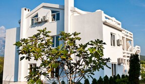 Apartment, Smoking | 1 bedroom - One-bedroom Apartment With Terrace 3-5 Adults (Gošici)