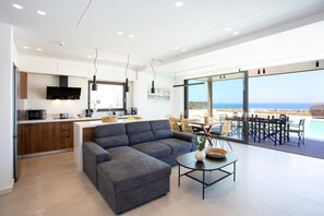 Villa | 4 bedrooms, Internet