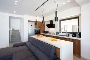 Villa | 4 bedrooms, Internet