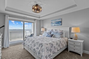 3 bedrooms, iron/ironing board, WiFi, bed sheets - "A Sound Choice" in Indian Beach - Sound-Front Condo, Walking Distance to Beach! (Atlantic Beach)