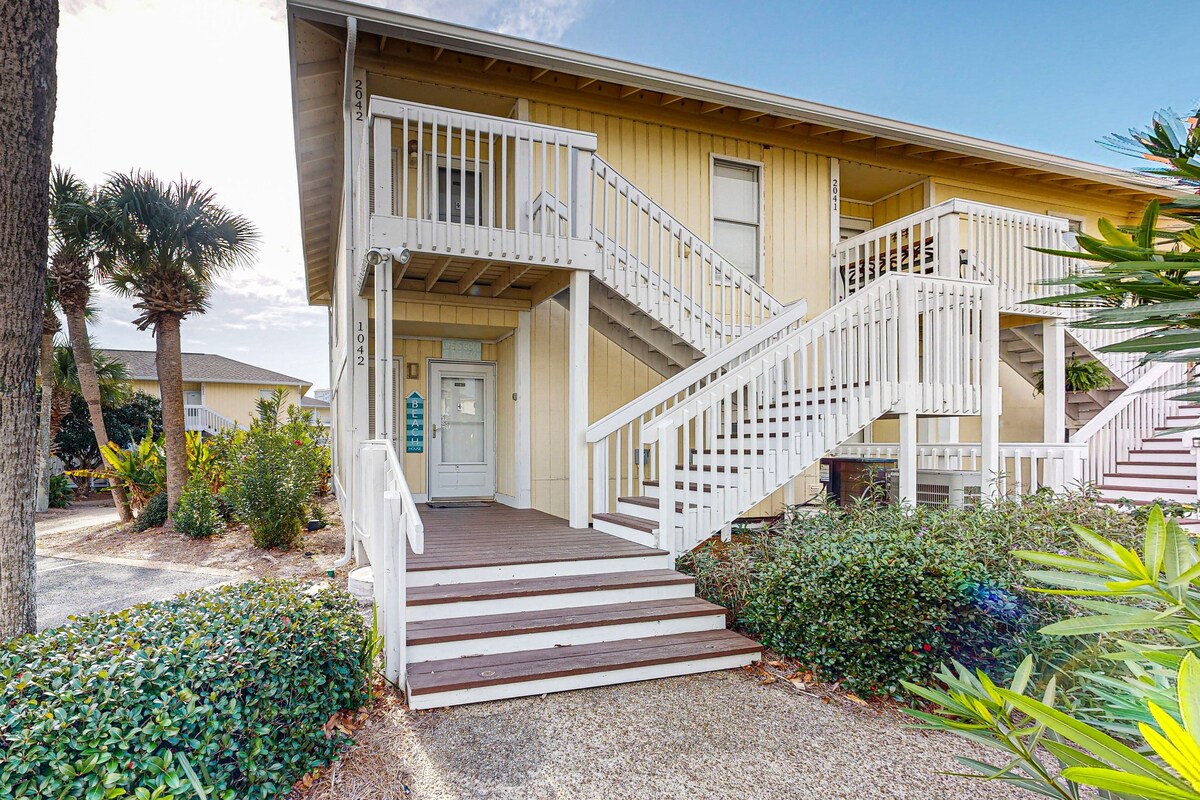 Photo 14 of Inviting condo with dock, pool, hot tub & private beach - dog-friendly