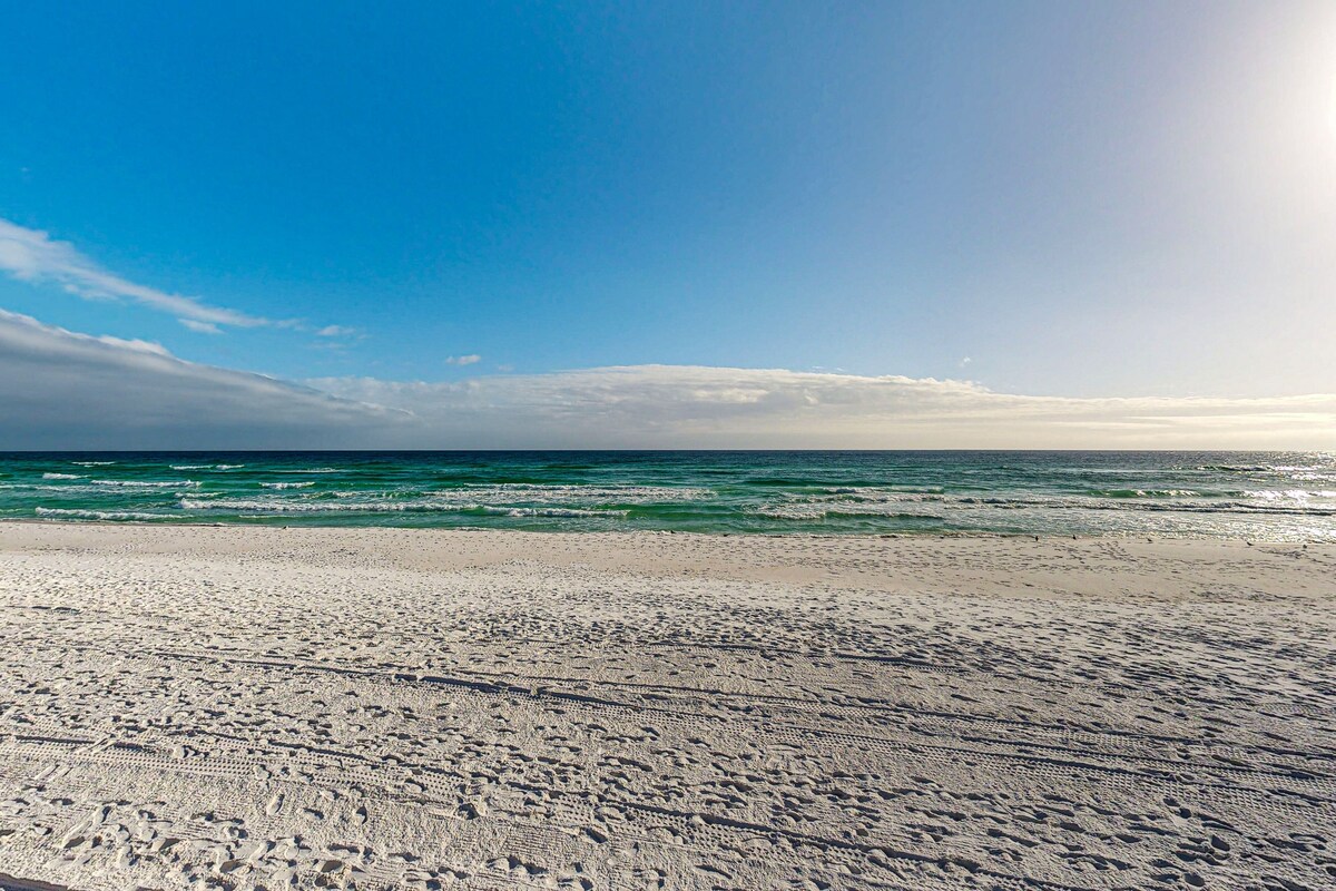 Photo 45 of Inviting condo with dock, pool, hot tub & private beach - dog-friendly