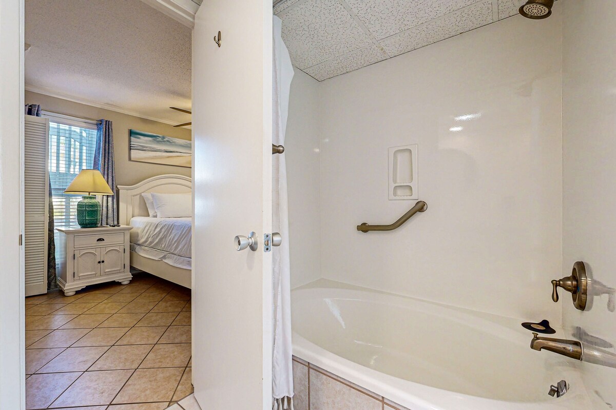 Photo 12 of Inviting condo with dock, pool, hot tub & private beach - dog-friendly