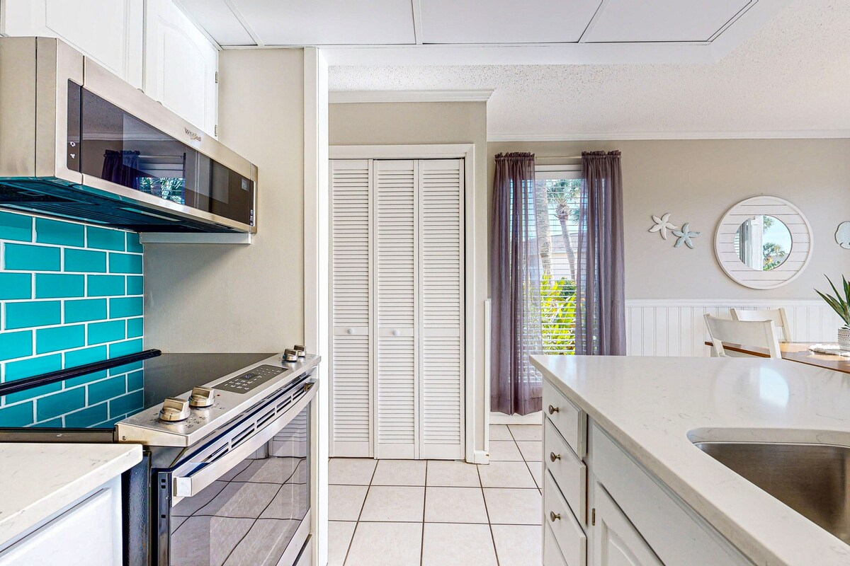Photo 8 of Inviting condo with dock, pool, hot tub & private beach - dog-friendly