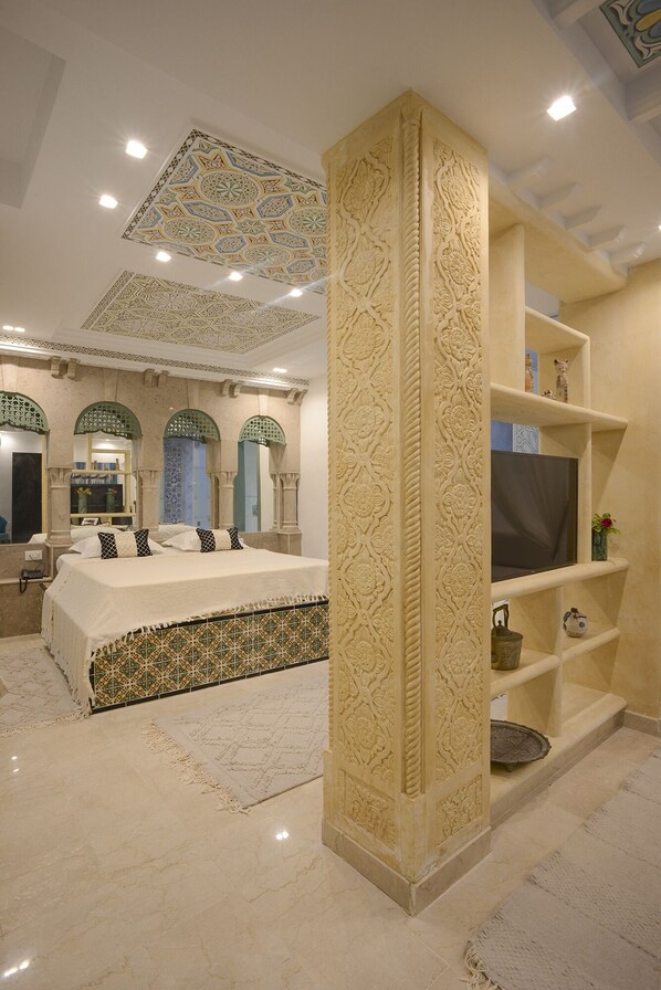 Suíte real, várias camas, para não fumantes | Roupas de cama premium, edredons de pluma, camas com colchões pillow-top