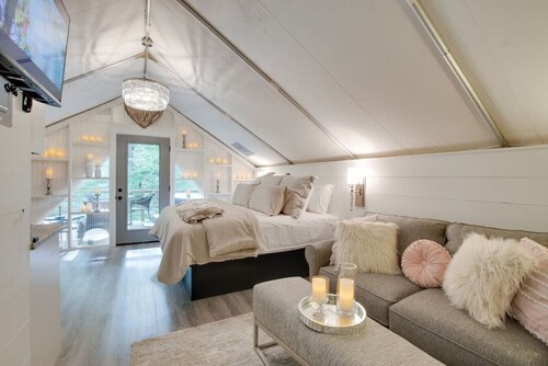 #11 Love Shack Luxury Glamping Tent Lovers Theme