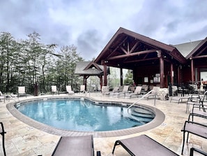 Indendørs pool