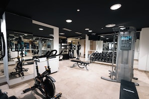 Fitness facility - Crowne Plaza Madrid - Centre Retiro by IHG (Madrid)