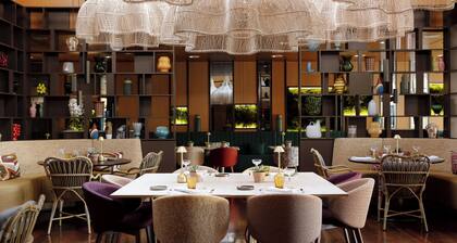 Crowne Plaza Madrid - Centre Retiro by IHG