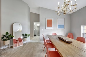 Dining - Pool | Waterfront Lake | 12 PPL | Gorgeous (Riverview)