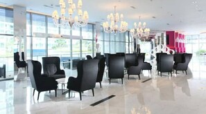 Lobby - Azure Condo Smart Home Wi-Fi, Netflix, Disney+ (Parañaque)