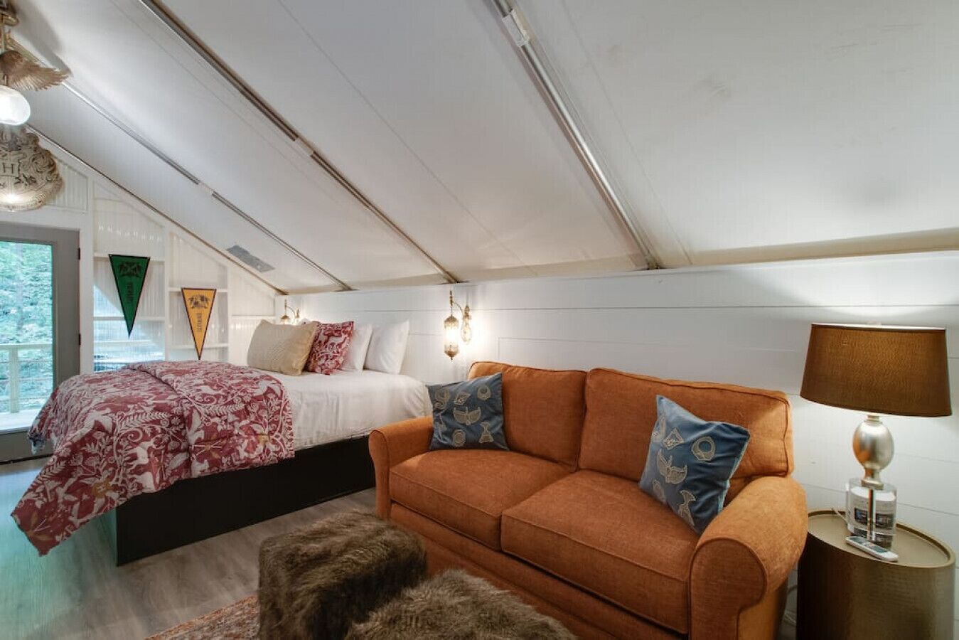 Berço de viagem, Wi-Fi de cortesia, roupa de cama