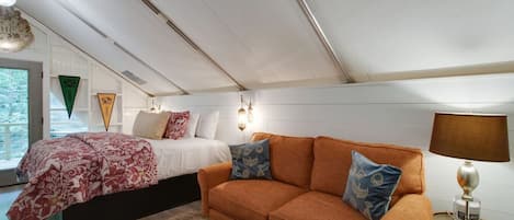 Travel cot, free WiFi, bed sheets