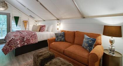 #9 Hogwarts Luxury Glamping Tent Hogwarts Theme
