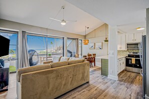 Interior - Ocean/sunset view condo with pool, lanai & easy beach access (Kihei)