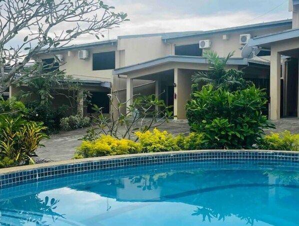 Pool - Cozy, Comfortable, Family Home. (Nadi)