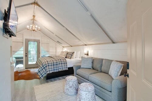 #10 The Lodge Luxury Glamping Tent Hunting Theme