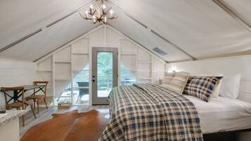 Berço de viagem, Wi-Fi de cortesia, roupa de cama