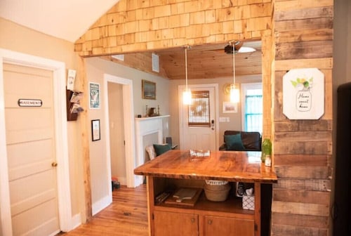 The Refuge at Laurel