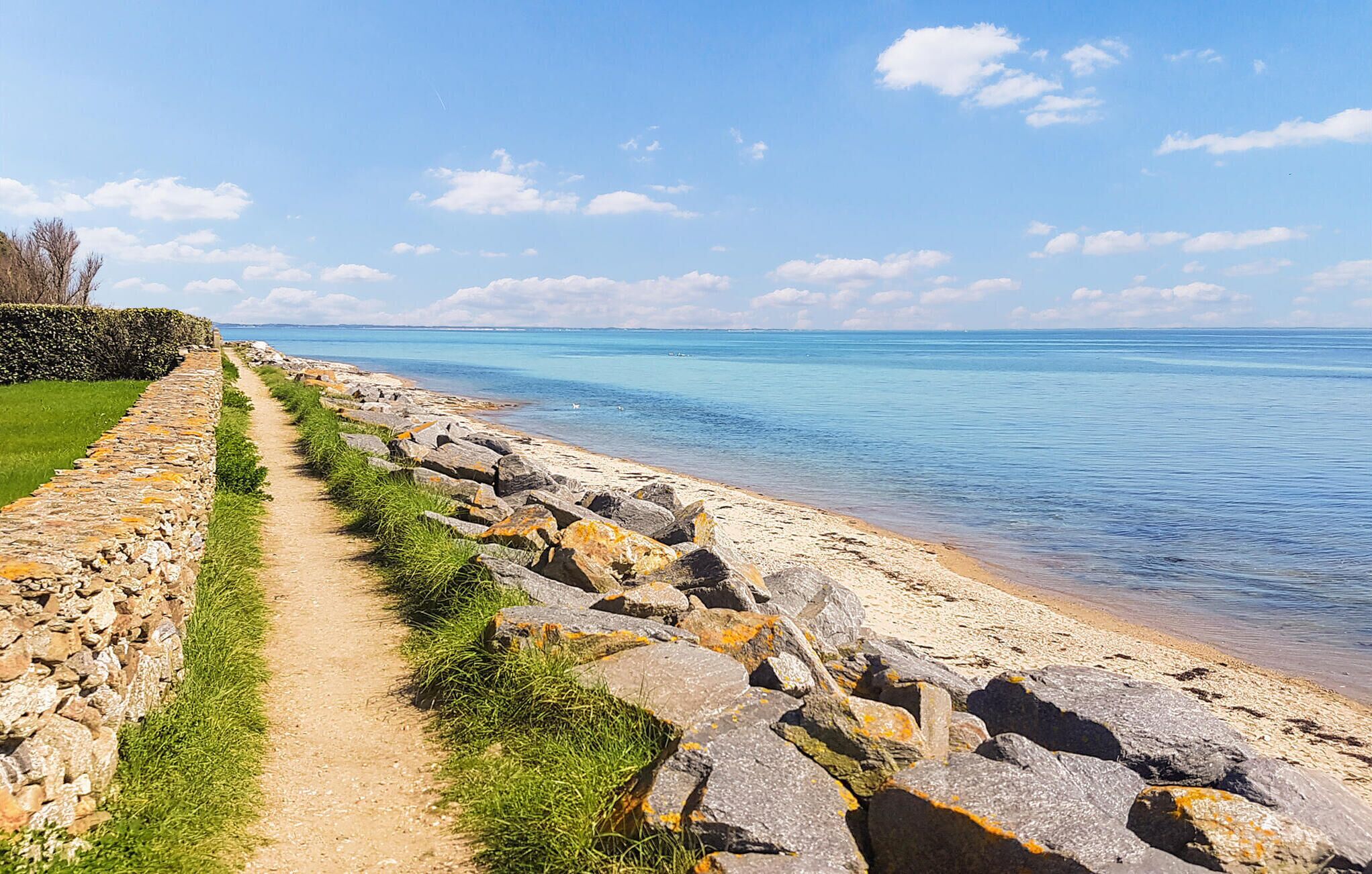 Plage à proximité, pêche sur place