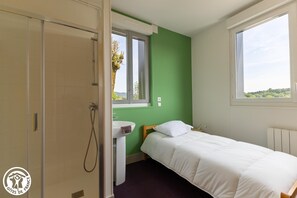 Shower - Centre Paul Marion - LA Tour D'auvergne (LA TOUR D'AUVERGNE)